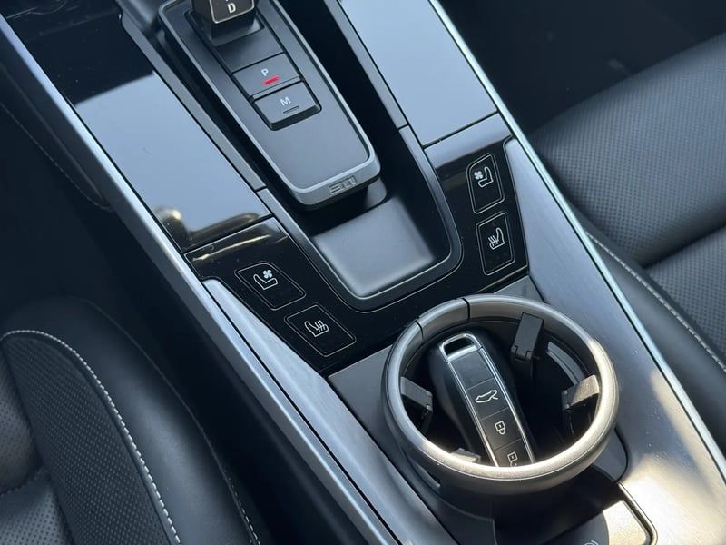 Photo de la voiture PORSCHE 911 TURBO S Coupe 3.8i 650 PDK
