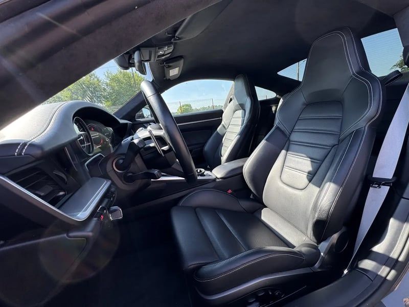 Photo de la voiture PORSCHE 911 TURBO S Coupe 3.8i 650 PDK