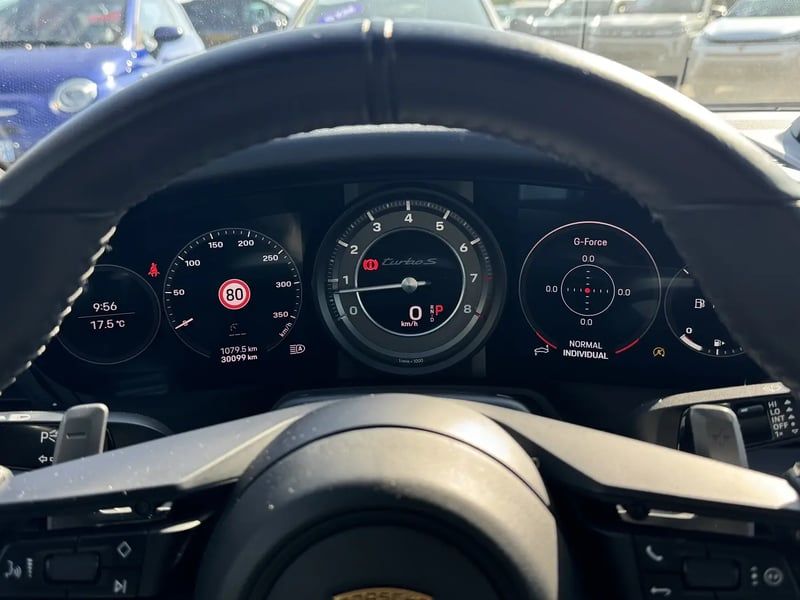 Photo de la voiture PORSCHE 911 TURBO S Coupe 3.8i 650 PDK