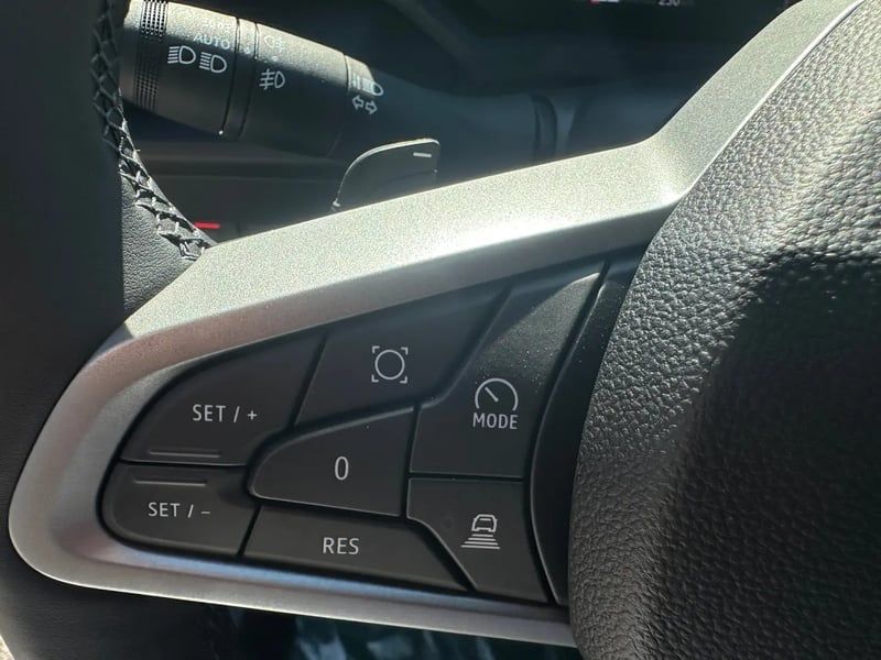 Photo de la voiture DACIA DUSTER Hybrid-G 150 4x4 Journey
