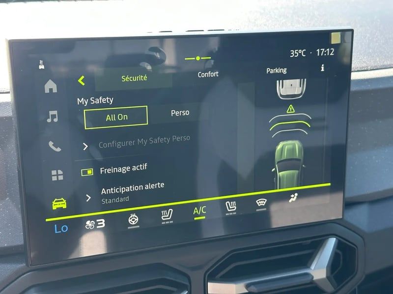 Photo de la voiture DACIA DUSTER Hybrid-G 150 4x4 Journey