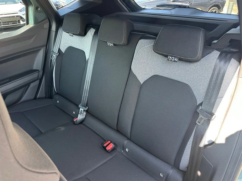Photo de la voiture DACIA DUSTER Hybrid-G 150 4x4 Journey