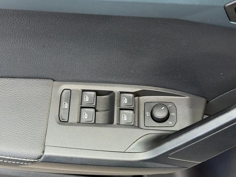 Photo de la voiture SEAT ARONA 1.0 TSI 110 ch Start/Stop BVM6 Xperience