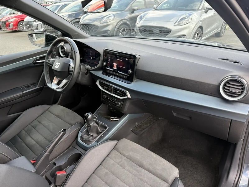 Photo de la voiture SEAT ARONA 1.0 TSI 110 ch Start/Stop BVM6 Xperience