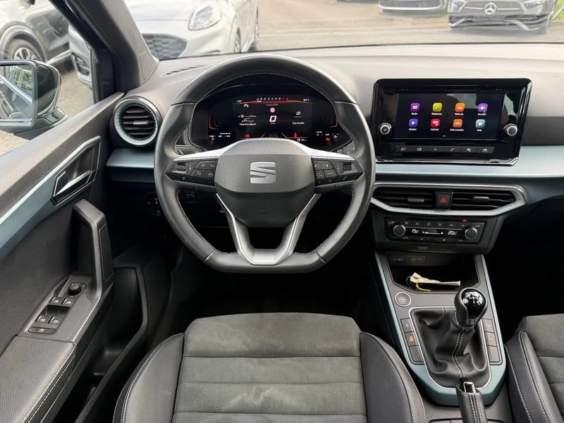 Photo de la voiture SEAT ARONA 1.0 TSI 110 ch Start/Stop BVM6 Xperience