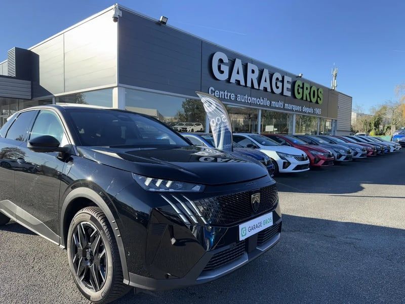 Photo de la voiture PEUGEOT 3008 Hybrid 136 e-DCS6 GT