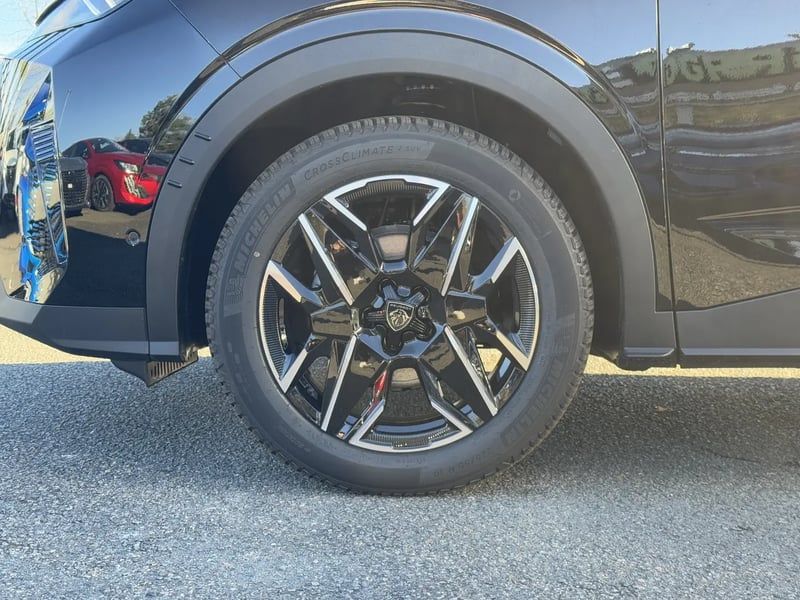 Photo de la voiture PEUGEOT 3008 Hybrid 136 e-DCS6 GT