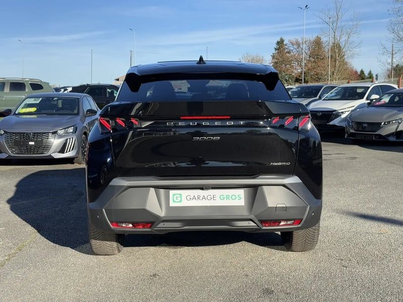 Photo de la voiture PEUGEOT 3008 Hybrid 136 e-DCS6 GT