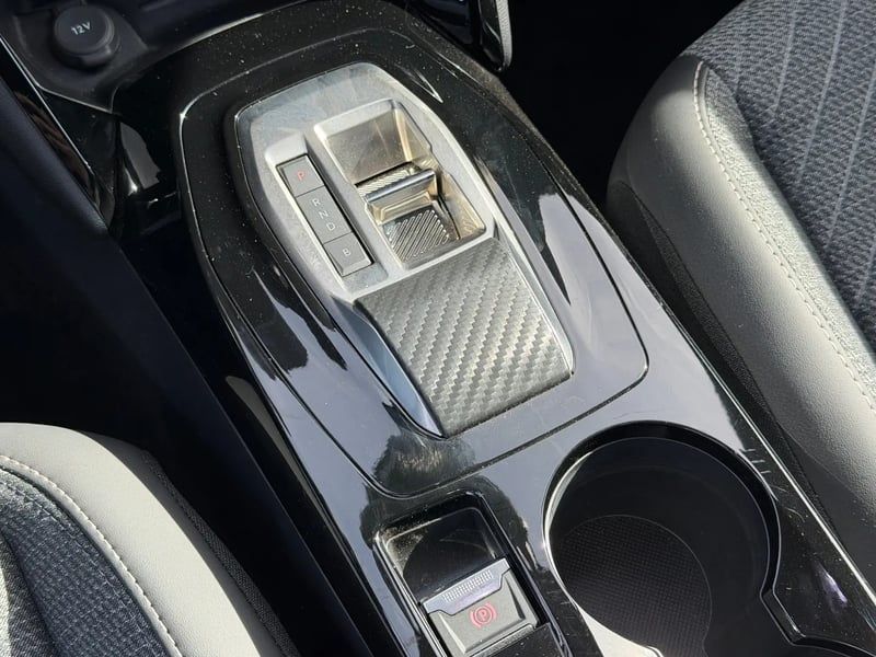Photo de la voiture PEUGEOT 2008 ELECTRIQUE 156 ch 54 kWh Allure