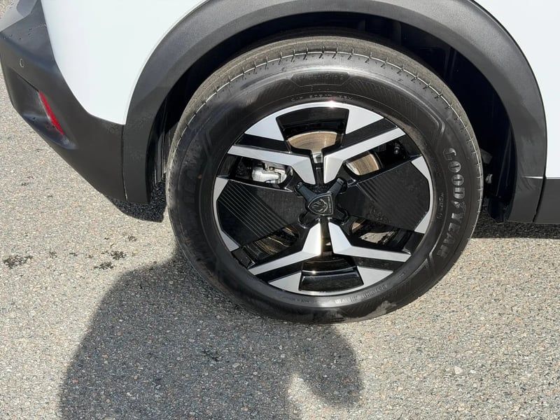 Photo de la voiture PEUGEOT 2008 ELECTRIQUE 156 ch 54 kWh Allure