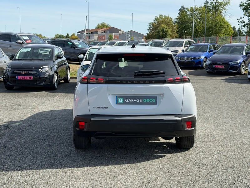Photo de la voiture PEUGEOT 2008 ELECTRIQUE 156 ch 54 kWh Allure