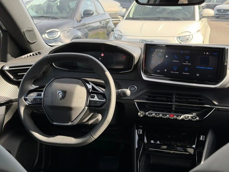 Photo de la voiture PEUGEOT 2008 ELECTRIQUE 156 ch 54 kWh Allure