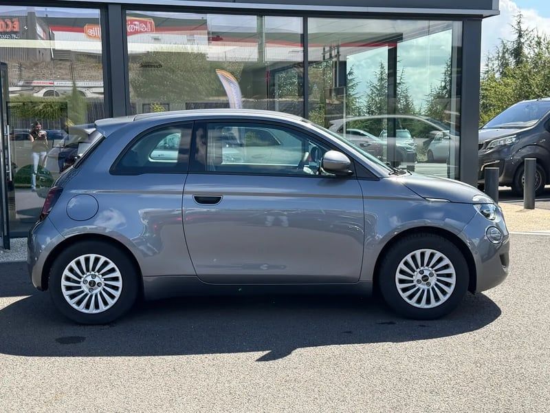 Photo de la voiture FIAT 500e BERLINE 500 e 118 ch Nouvelle 500