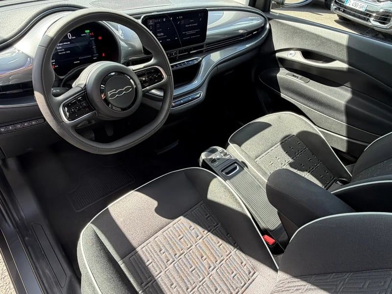 Photo de la voiture FIAT 500e BERLINE 500 e 118 ch Nouvelle 500