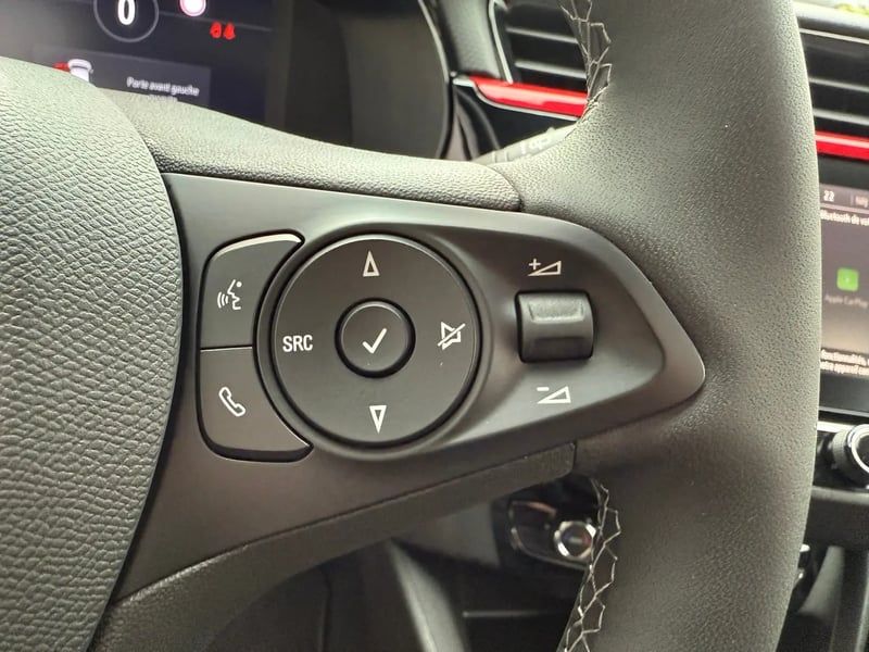 Photo de la voiture OPEL CORSA 1.2 Turbo 100 ch BVM6 GS