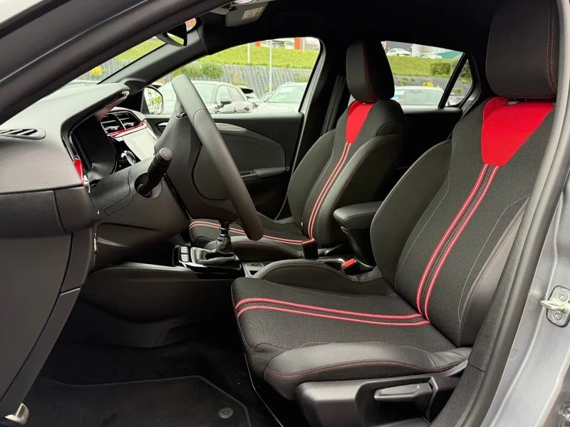 Photo de la voiture OPEL CORSA 1.2 Turbo 100 ch BVM6 GS