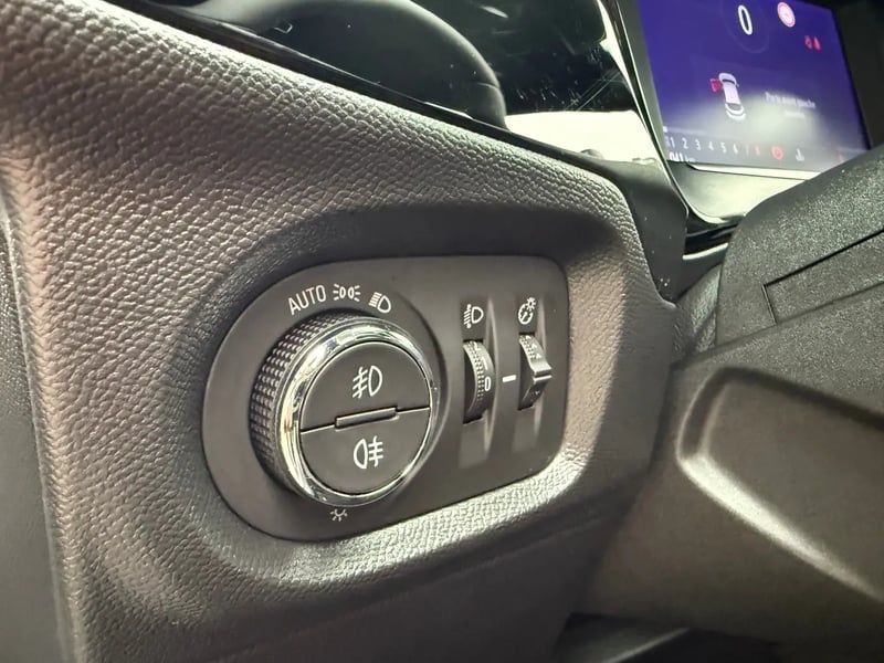 Photo de la voiture OPEL CORSA 1.2 Turbo 100 ch BVM6 GS