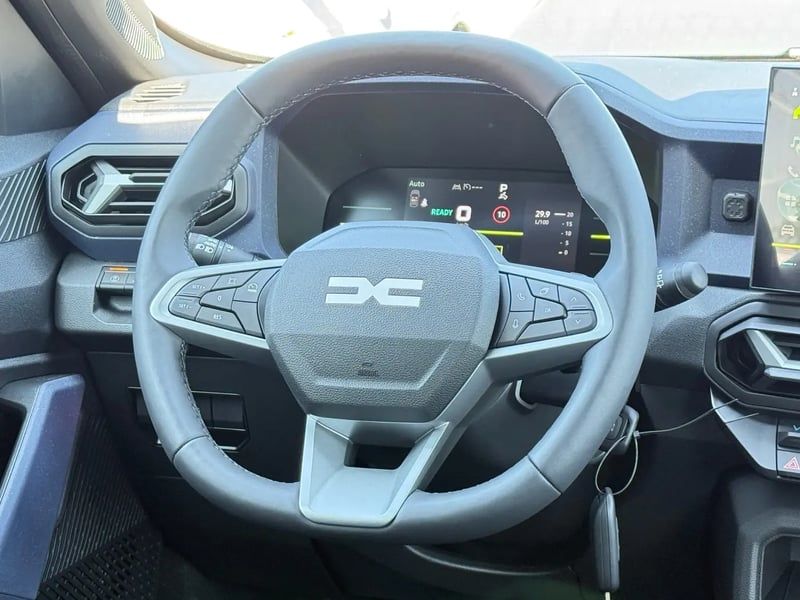 Photo de la voiture DACIA DUSTER Hybrid-G 150 4x4 Expression