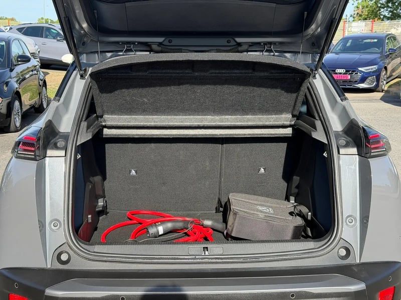Photo de la voiture PEUGEOT 2008 ELECTRIQUE 156 ch 54 kWh Allure