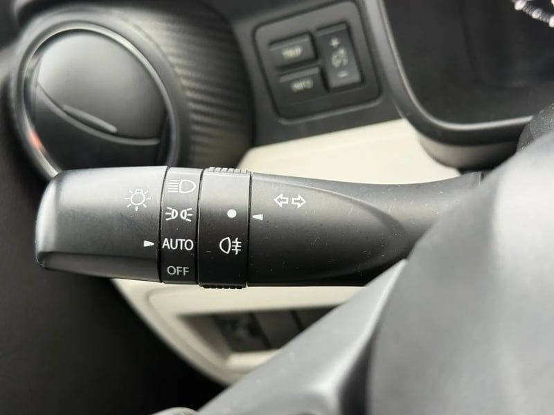 Photo de la voiture SUZUKI IGNIS 1.2 Dualjet Pack