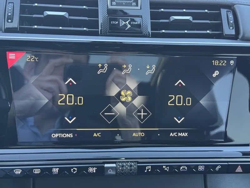 Photo de la voiture DS DS7 CROSSBACK BlueHDi 180 EAT8 Grand Chic