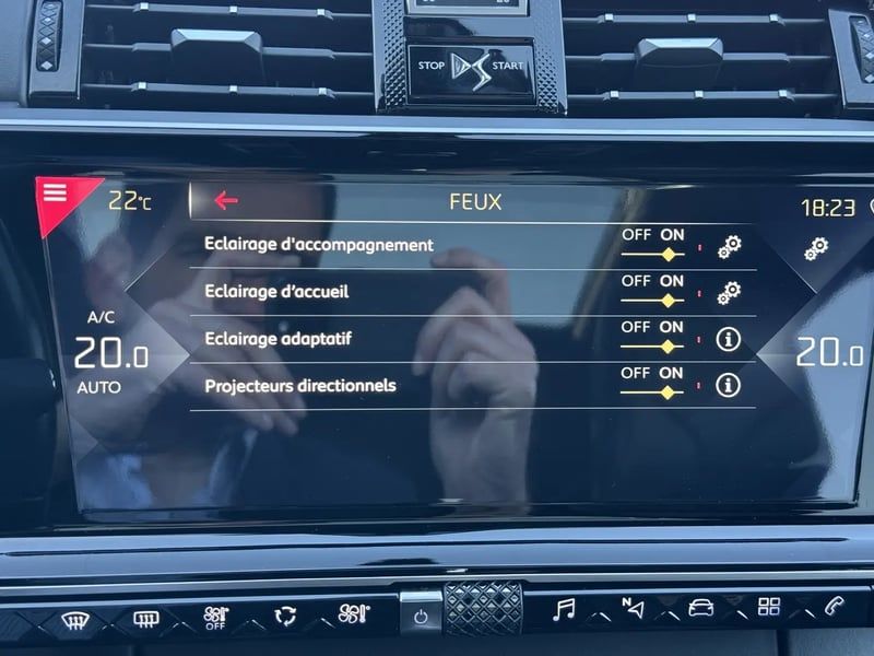 Photo de la voiture DS DS7 CROSSBACK BlueHDi 180 EAT8 Grand Chic