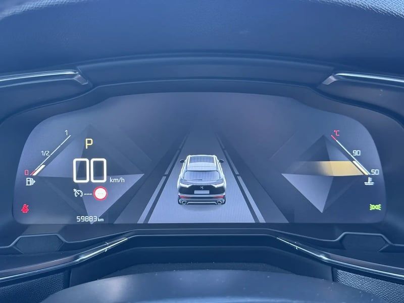 Photo de la voiture DS DS7 CROSSBACK BlueHDi 180 EAT8 Grand Chic