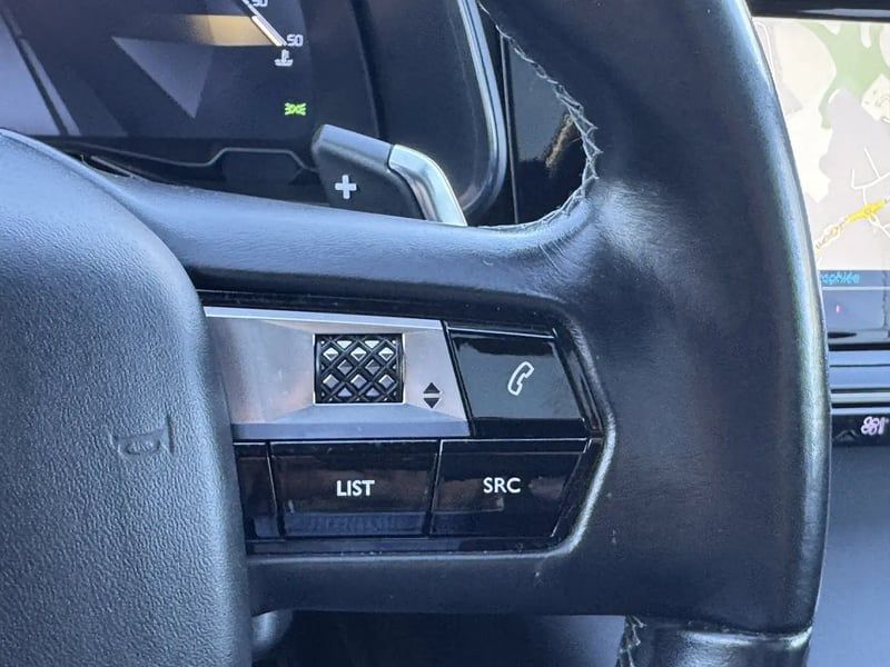 Photo de la voiture DS DS7 CROSSBACK BlueHDi 180 EAT8 Grand Chic