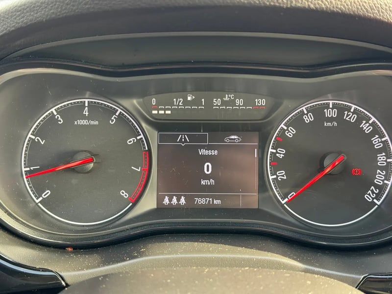 Photo de la voiture OPEL CORSA 1.4 Turbo 100 ch Design Edition