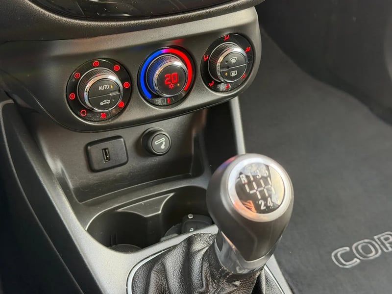 Photo de la voiture OPEL CORSA 1.4 Turbo 100 ch Design Edition