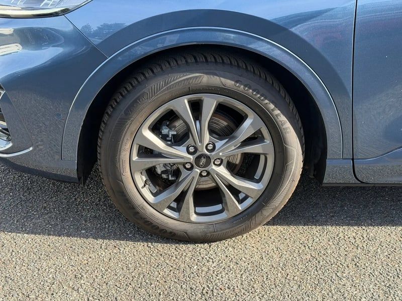 Photo de la voiture FORD KUGA 2.0 TDCi 120 S&S 4x2 Powershift ST-Line