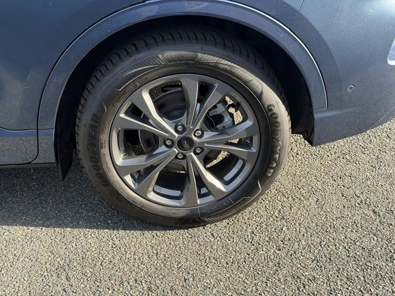 Photo de la voiture FORD KUGA 2.0 TDCi 120 S&S 4x2 Powershift ST-Line