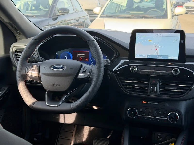 Photo de la voiture FORD KUGA 2.0 TDCi 120 S&S 4x2 Powershift ST-Line