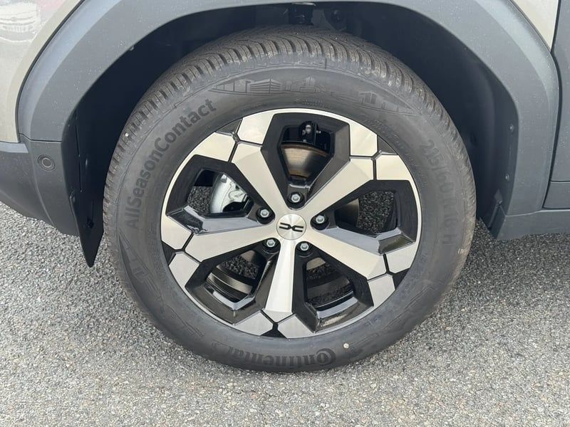 Photo de la voiture DACIA DUSTER TCe 130 4x4 Journey