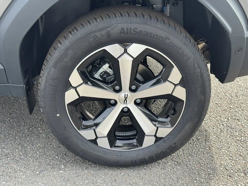 Photo de la voiture DACIA DUSTER TCe 130 4x4 Journey