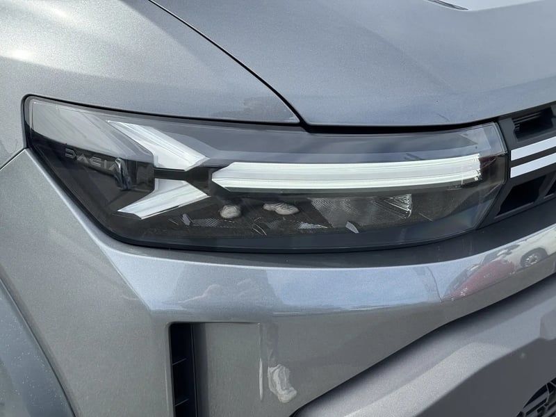 Photo de la voiture DACIA DUSTER TCe 130 4x4 Journey