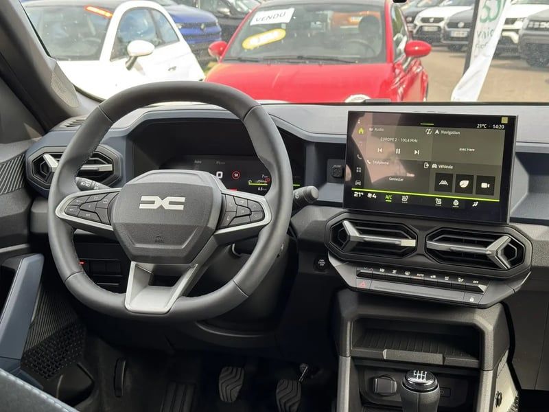 Photo de la voiture DACIA DUSTER TCe 130 4x4 Journey