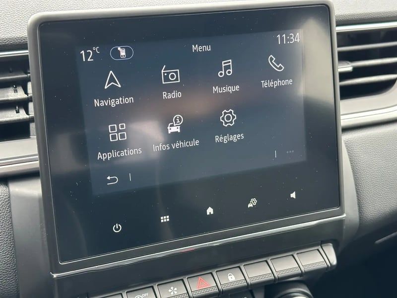 Photo de la voiture RENAULT CAPTUR TCe 140 EDC Intens