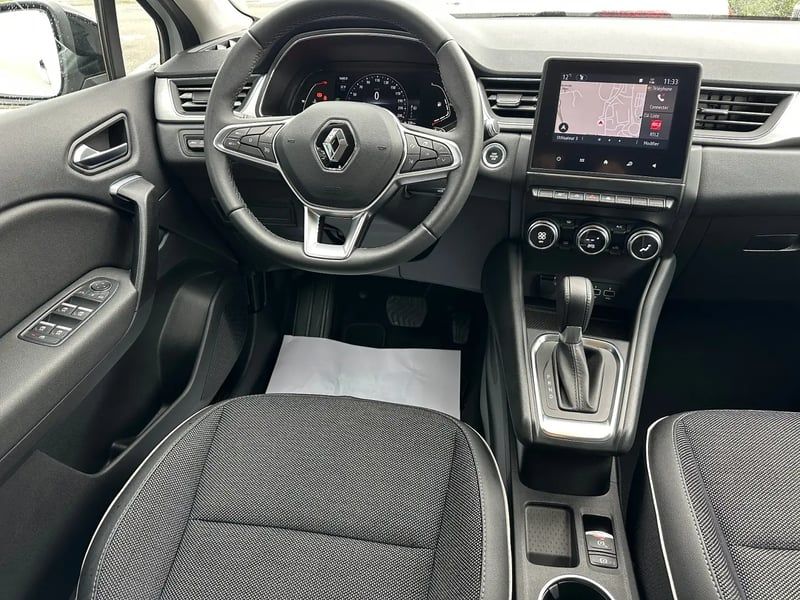 Photo de la voiture RENAULT CAPTUR TCe 140 EDC Intens