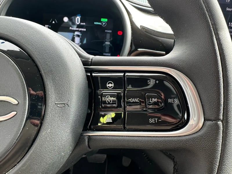 Photo de la voiture FIAT 500e BERLINE 500 e 118 ch Nouvelle 500