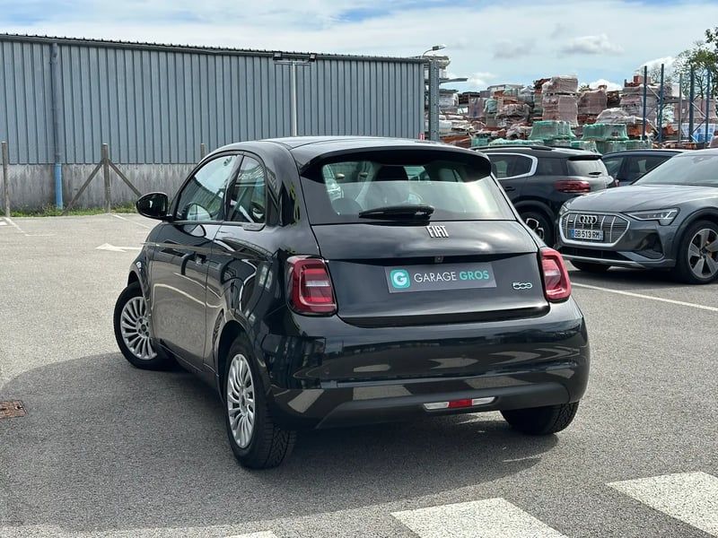 Photo de la voiture FIAT 500e BERLINE 500 e 118 ch Nouvelle 500