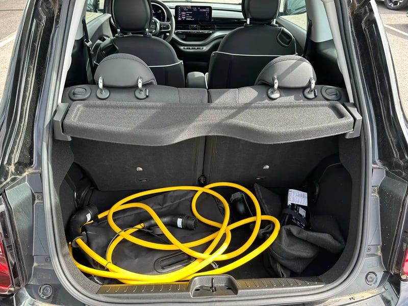 Photo de la voiture FIAT 500e BERLINE 500 e 118 ch Nouvelle 500