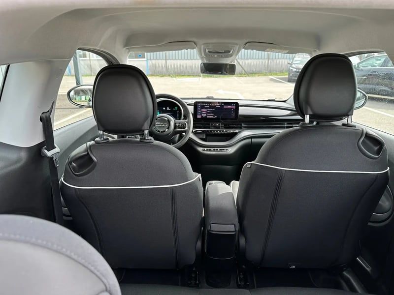 Photo de la voiture FIAT 500e BERLINE 500 e 118 ch Nouvelle 500