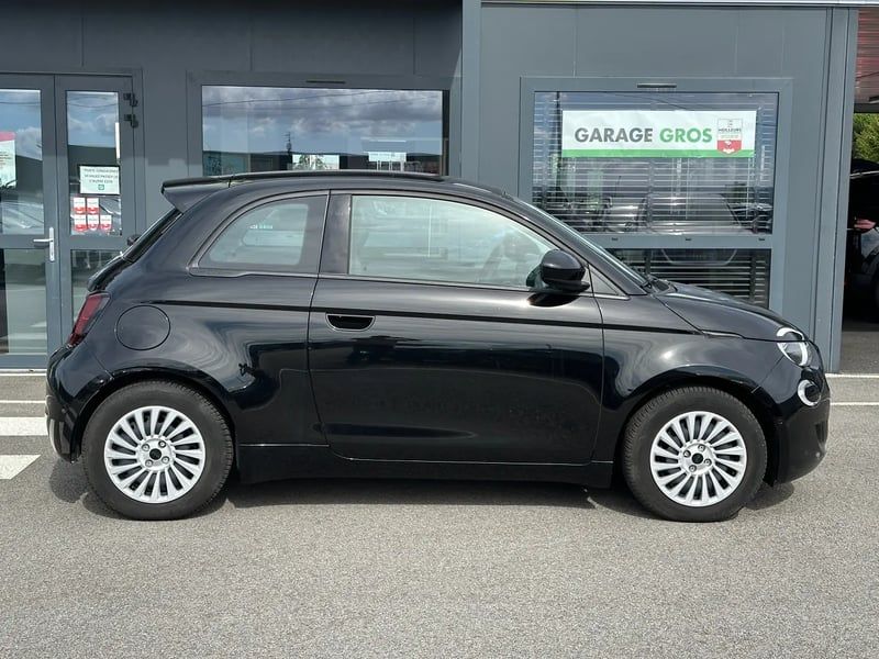 Photo de la voiture FIAT 500e BERLINE 500 e 118 ch Nouvelle 500