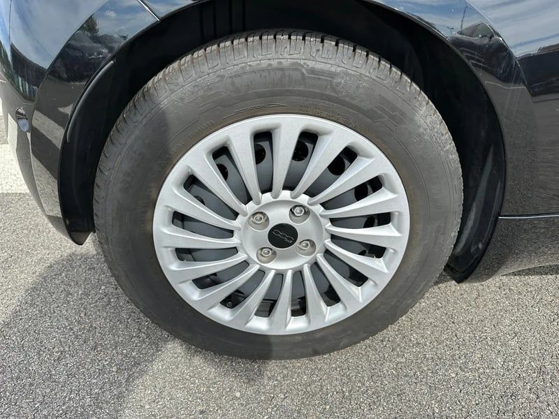 Photo de la voiture FIAT 500e BERLINE 500 e 118 ch Nouvelle 500
