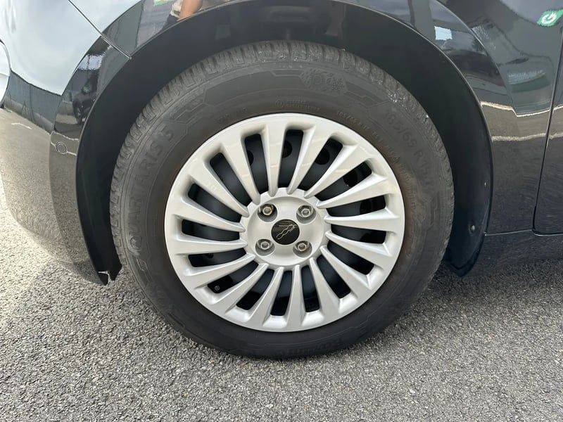 Photo de la voiture FIAT 500e BERLINE 500 e 118 ch Nouvelle 500