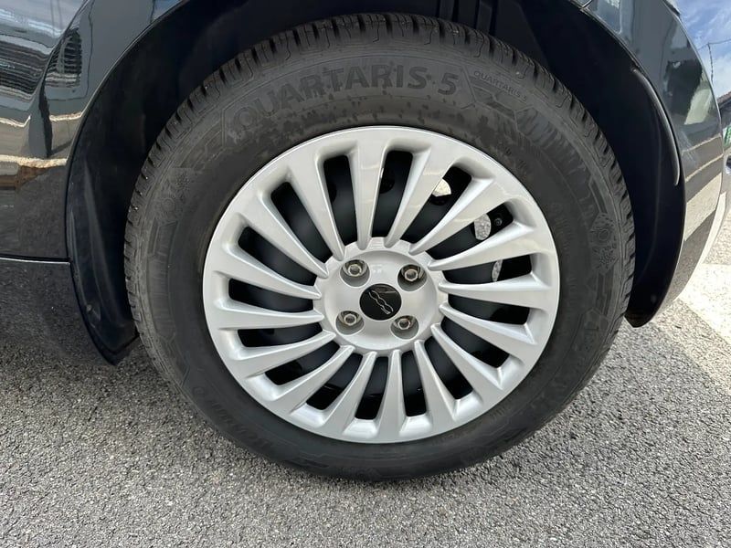 Photo de la voiture FIAT 500e BERLINE 500 e 118 ch Nouvelle 500