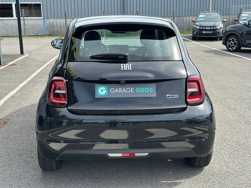 Photo de la voiture FIAT 500e BERLINE 500 e 118 ch Nouvelle 500