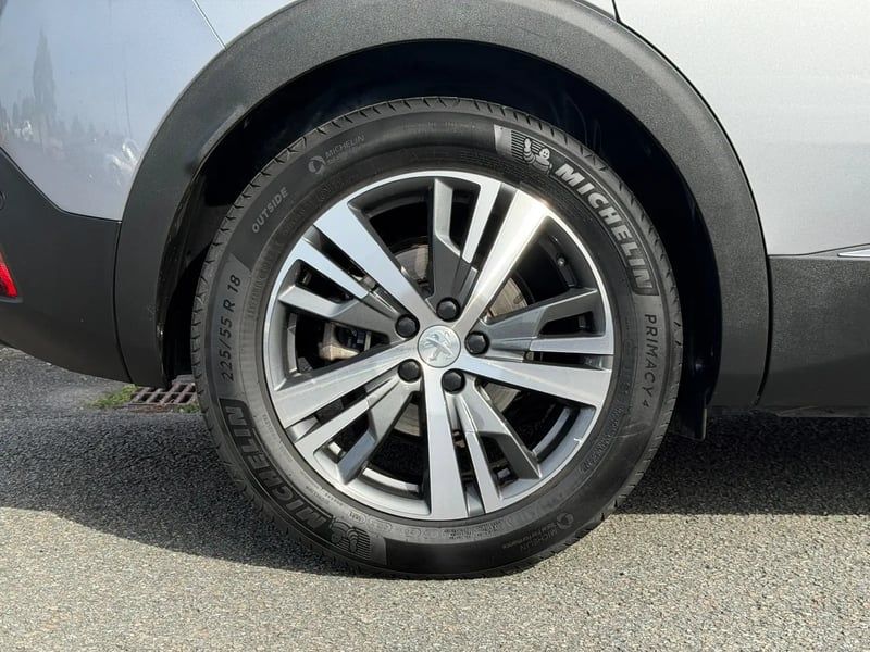 Photo de la voiture PEUGEOT 3008 Puretech 130ch S&S EAT8 Allure Pack