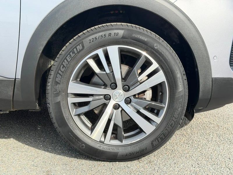 Photo de la voiture PEUGEOT 3008 Puretech 130ch S&S EAT8 Allure Pack